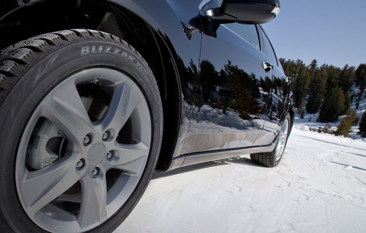 В СВФУ прошли низкотемпературные испытания зимних шин Bridgestone